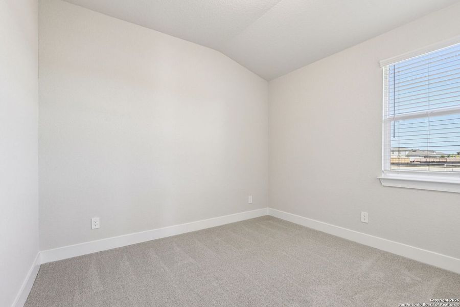 Spacious, unfurnished interior of a new home in Carmel Ranch, Schertz (Image 34).
