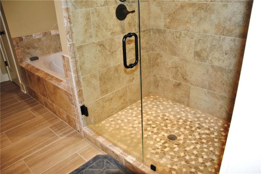 Close-up of interior finishes inside a home in , Kathleen (Image 21).