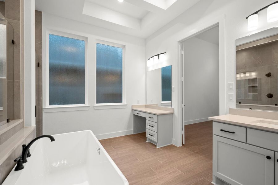 Furnished interior view inside a new home in Evergreen, Conroe (Image 14).