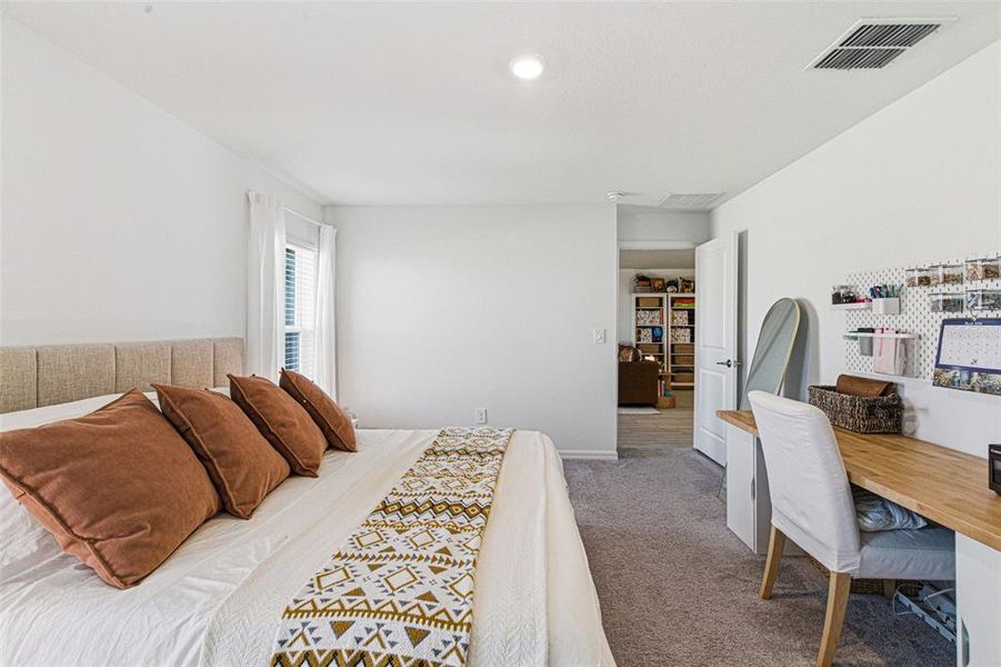 Furnished interior view inside a new home in North Park Isle, Plant City (Image 37).