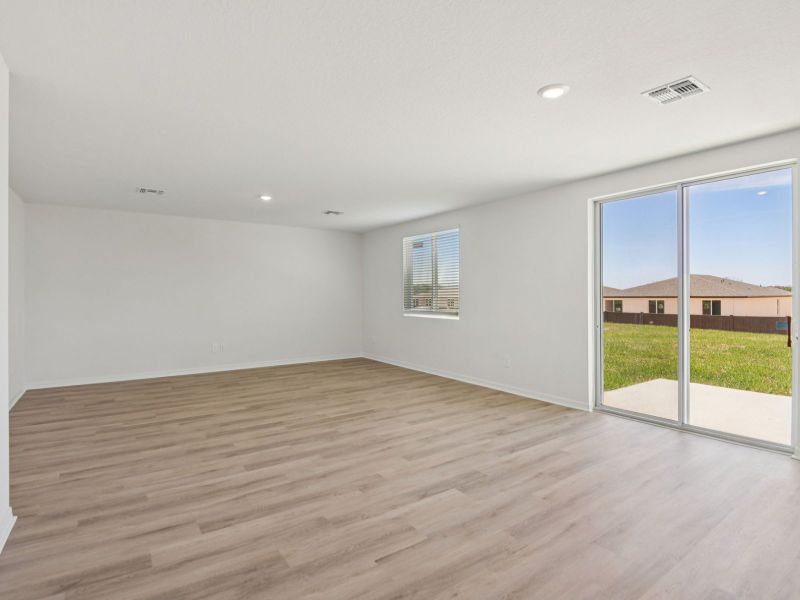 Spacious, unfurnished interior of a new home in Oakfield Trails - Classic Series, Parrish (Image 8).