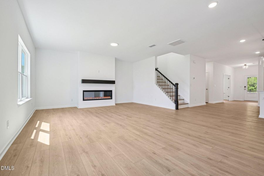 9-web-or-mls-Ken Dr-S1704-009