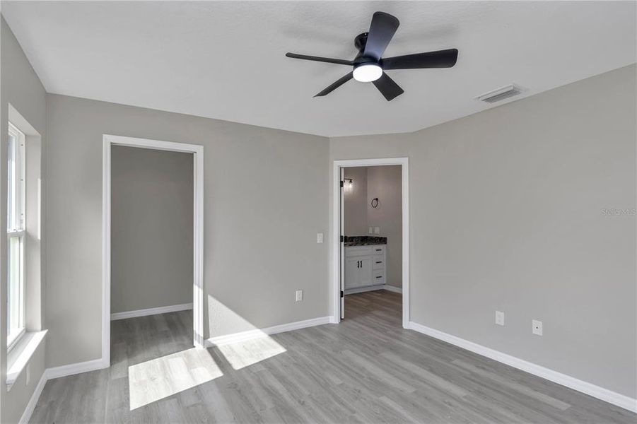 Spacious, unfurnished interior of a new home in , Ocala (Image 14).