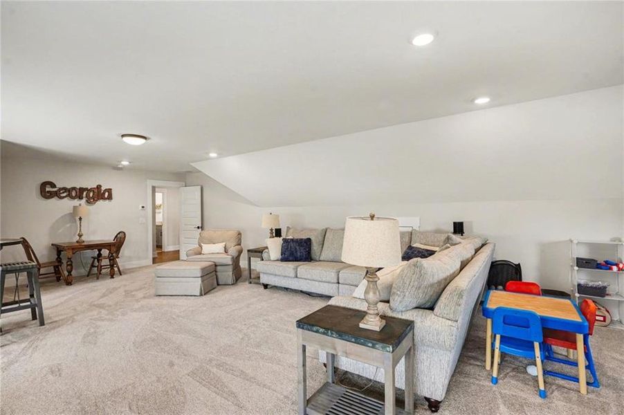 Furnished interior view inside a new home in , Williamson (Image 10).