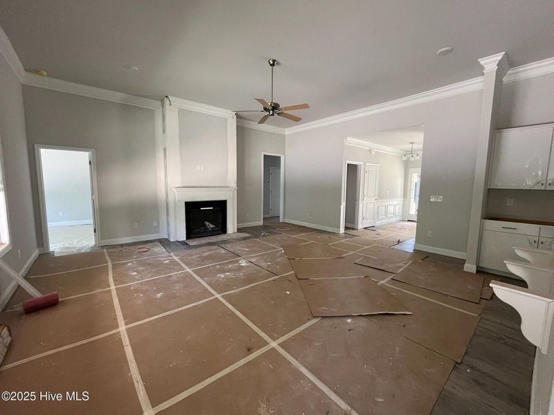 Spacious, unfurnished interior of a new home in Palmetto Creek, Bolivia (Image 6).