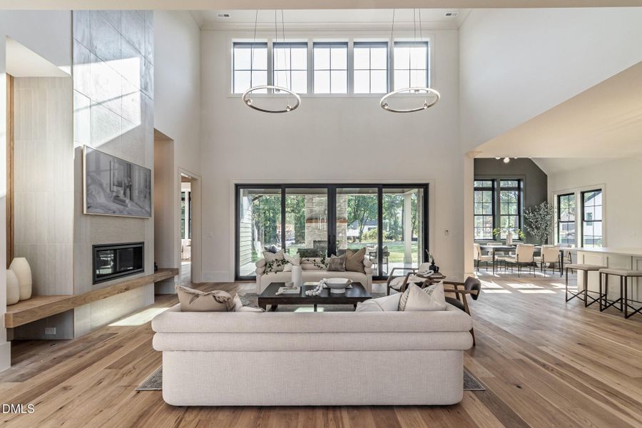 200_MEADOW_WALK_DR_INTERIOR_15 200_MEADOW_WALK_DR_INTERIOR_15