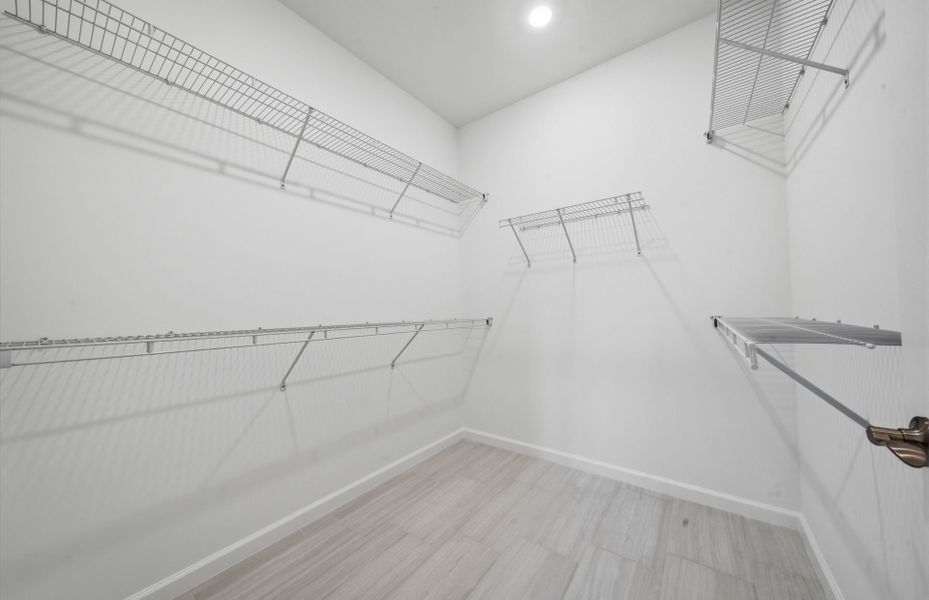 Spacious, unfurnished interior of a new home in Terreno, Naples (Image 28). Spacious, unfurnished interior of a new home in Terreno, Naples (Image 28).