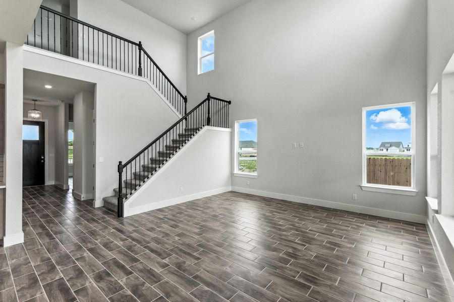 Spacious, unfurnished interior of a new home in Weltner Farms 60’s, New Braunfels (Image 18).