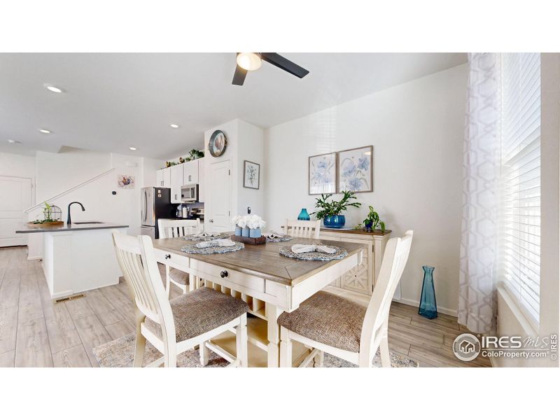 Dining Area Dining Area