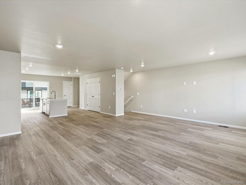 Spacious, unfurnished interior of a new home in Three Hills, Morrison (Image 24).