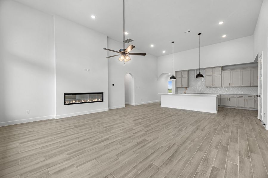 Representative unfurnished interior of a home built from the The Stella by Westin Homes in The Grand Prairie, Hockley (Image 13).