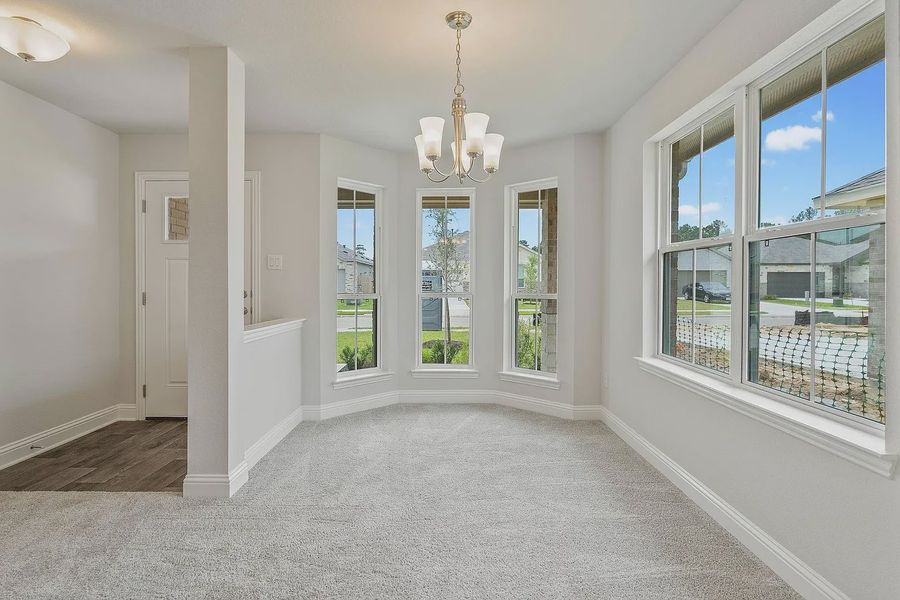 Spacious, unfurnished interior of a new home in Grand Oaks Reserve, Cleveland (Image 13).