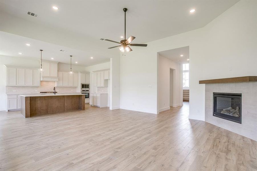 Spacious, unfurnished interior of a new home in Talon Hills, Fort Worth (Image 27). Spacious, unfurnished interior of a new home in Talon Hills, Fort Worth (Image 27).