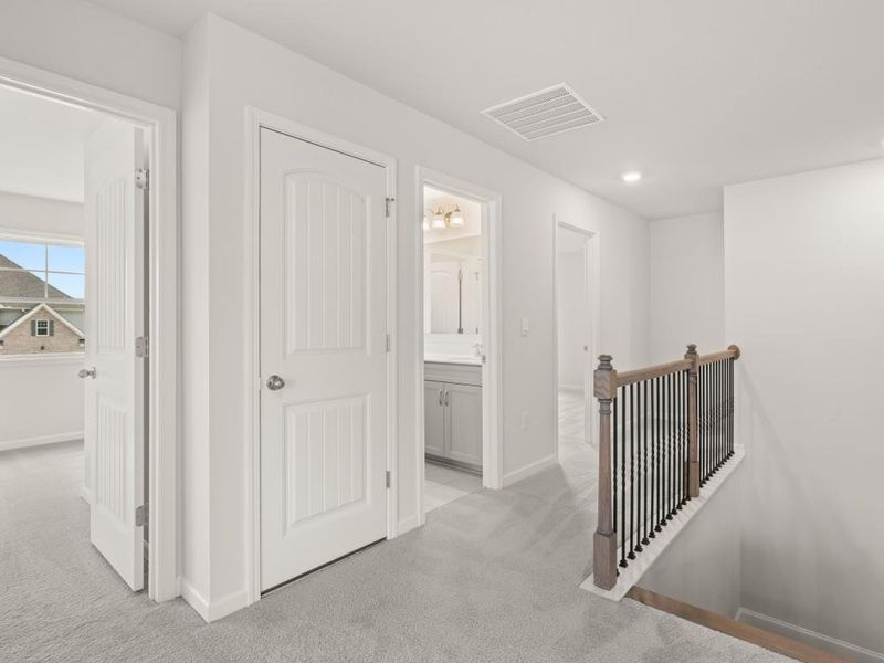 Spacious, unfurnished interior of a new home in Haven Abbey, Cumming (Image 31).