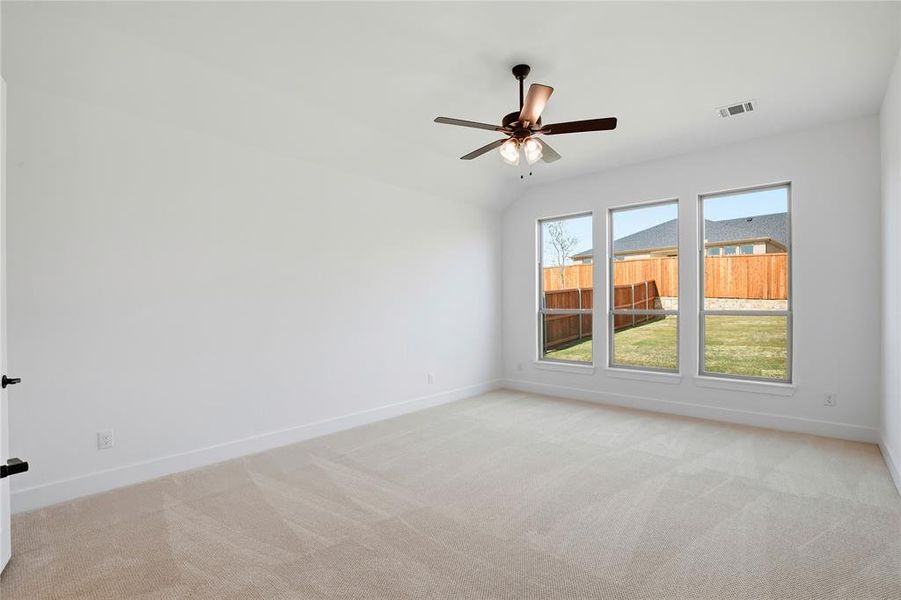 Spacious, unfurnished interior of a new home in Talon Hills, Fort Worth (Image 22).