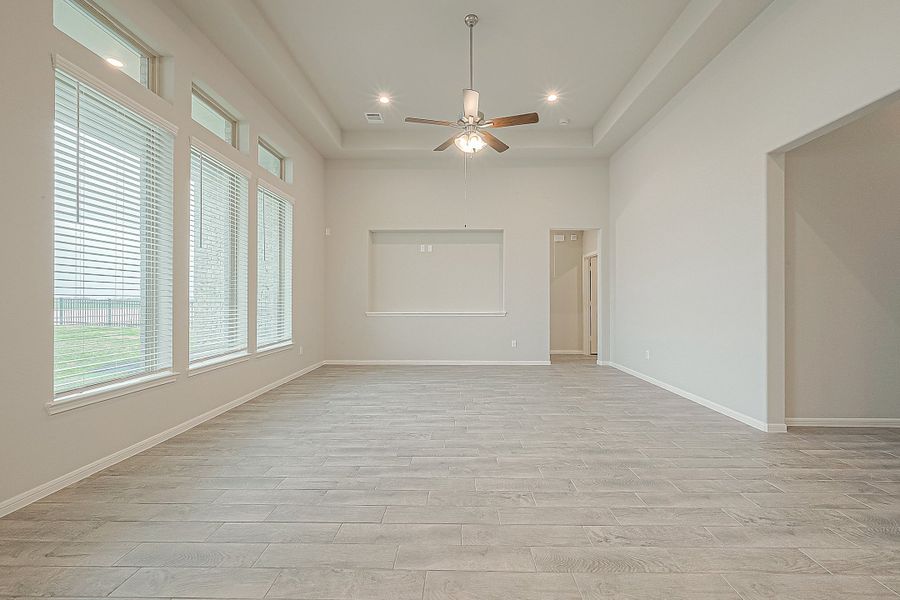 Representative unfurnished interior of a home built from the Floor Plan 2050 by Colina Homes in Grand Magnolia, Magnolia (Image 43).