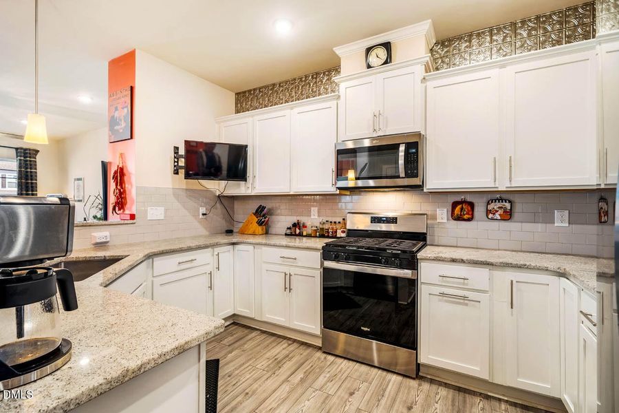 209ParkerStationAve-033