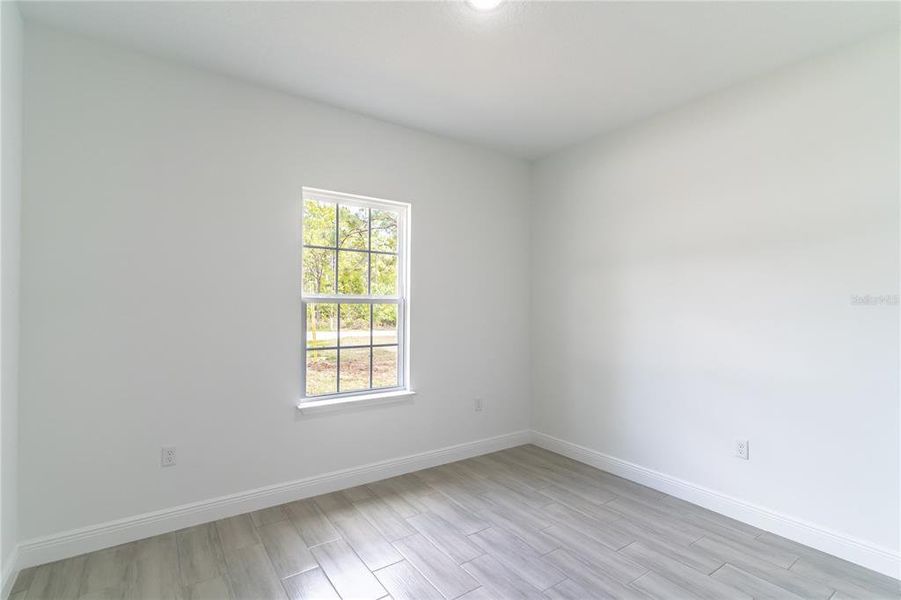 Spacious, unfurnished interior of a new home in , Ocala (Image 12).