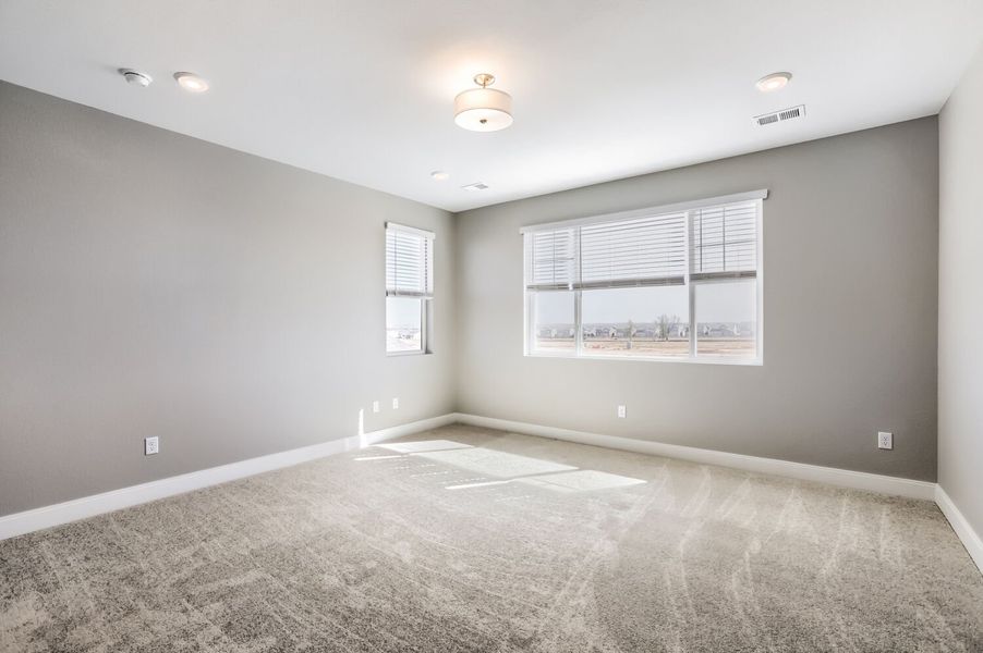 Spacious, unfurnished interior of a new home in Barefoot, Firestone (Image 8).