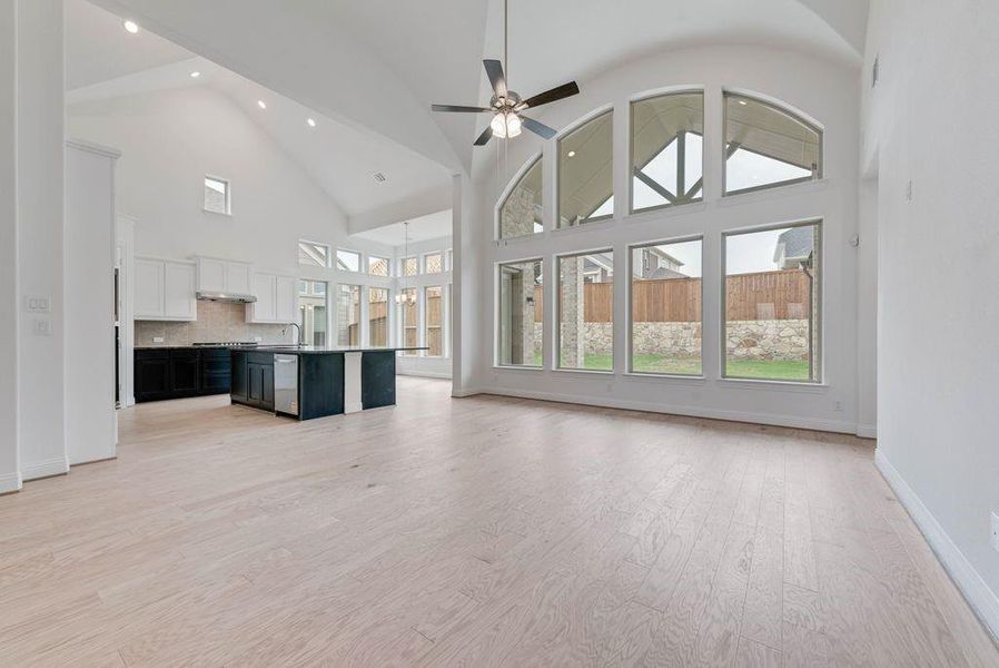 Spacious, unfurnished interior of a new home in Somerset Park, Rockwall (Image 23). Spacious, unfurnished interior of a new home in Somerset Park, Rockwall (Image 23).