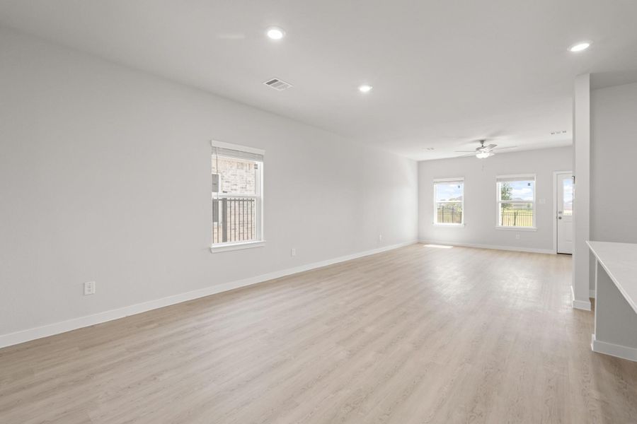 Spacious, unfurnished interior of a new home in Sunterra, Katy (Image 8). Spacious, unfurnished interior of a new home in Sunterra, Katy (Image 8).