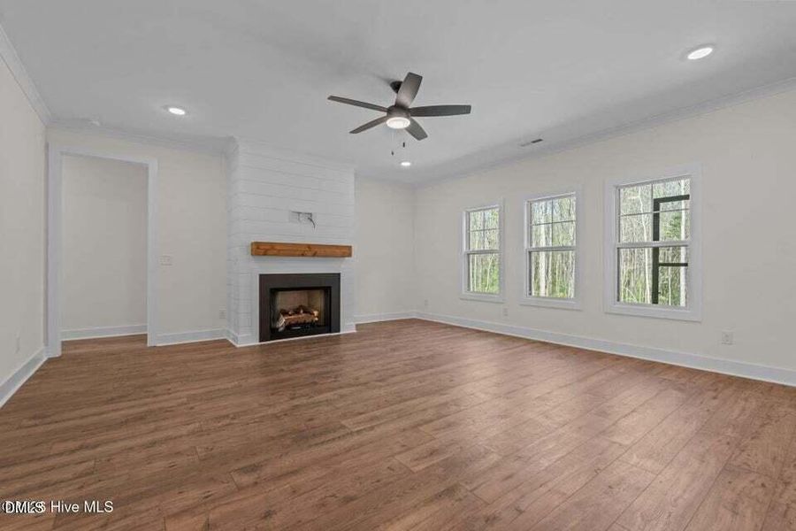 355 Shaw Rd 355 Shaw Rd