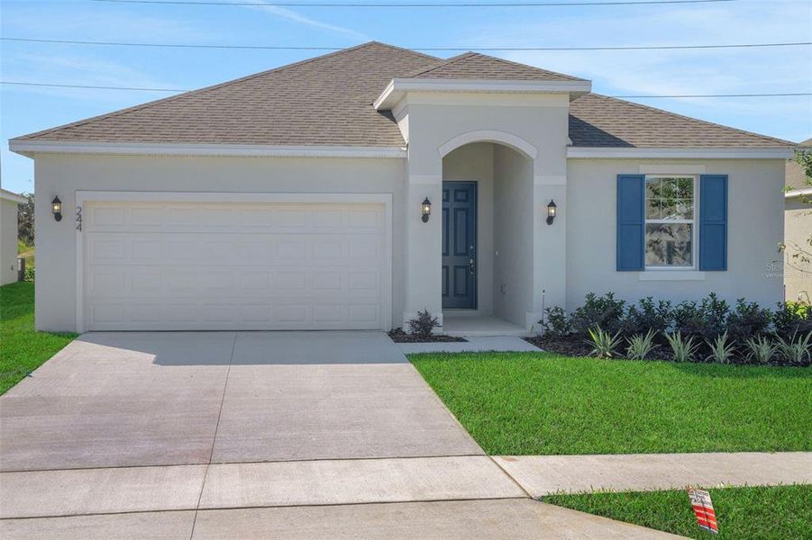 Exterior details and patio area of a home in Willowbrook North, Winter Haven (Image 3).