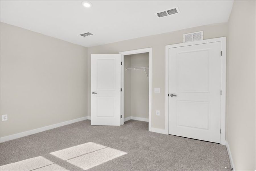 Spacious, unfurnished interior of a new home in Waverly Springs, Woodruff (Image 12).
