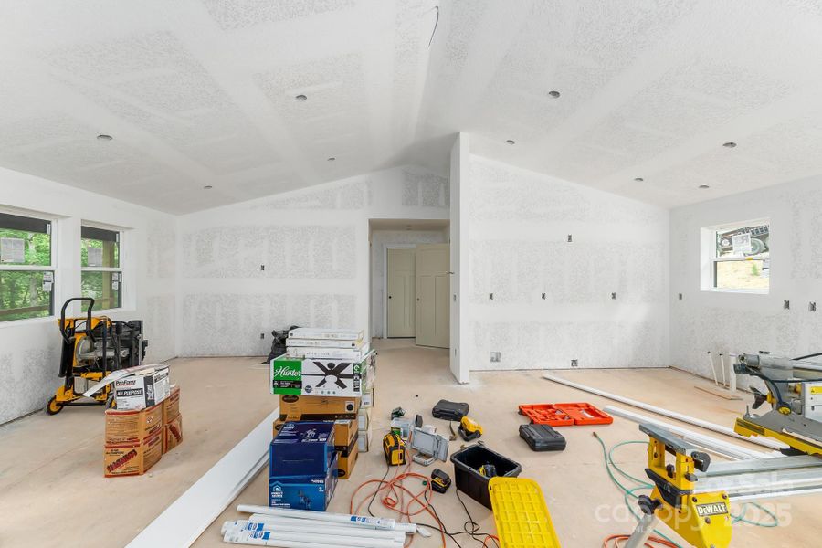 Community amenities in , Franklin (Image 6).