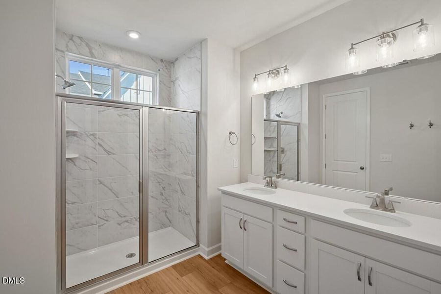 Mews at Holding Village 28_Primary Bathr Mews at Holding Village 28_Primary Bathr