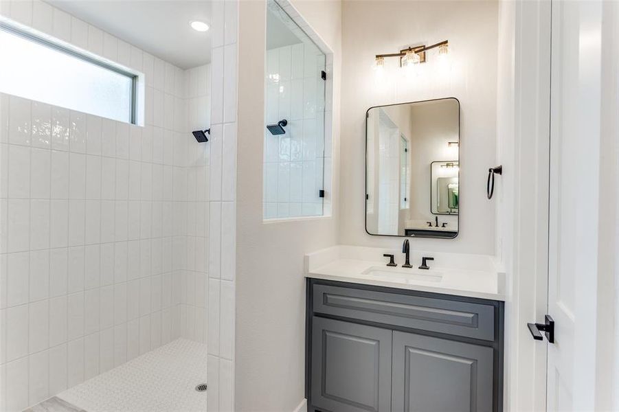 Furnished interior view inside a new home in , Weatherford (Image 11).