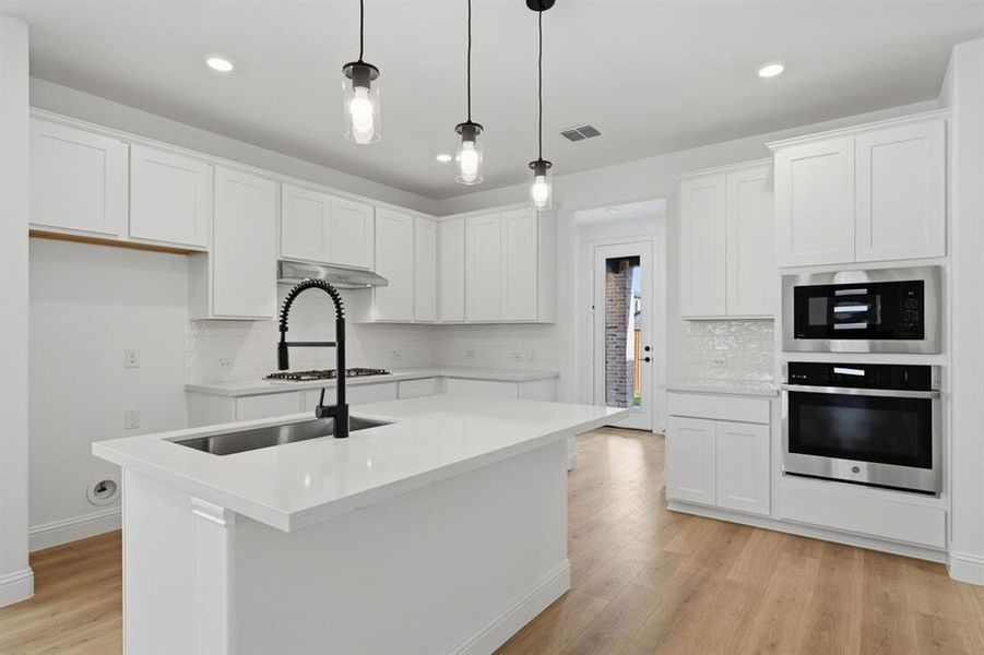 1112 Beautyberry Lane ~ Ready Now 1112 Beautyberry Lane ~ Ready Now