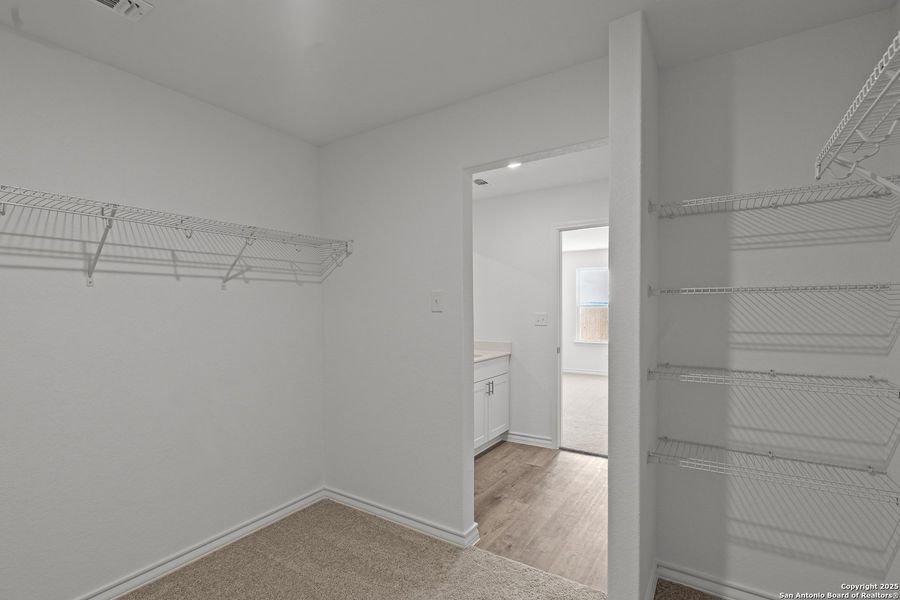 Spacious, unfurnished interior of a new home in Vista Real, Converse (Image 22).