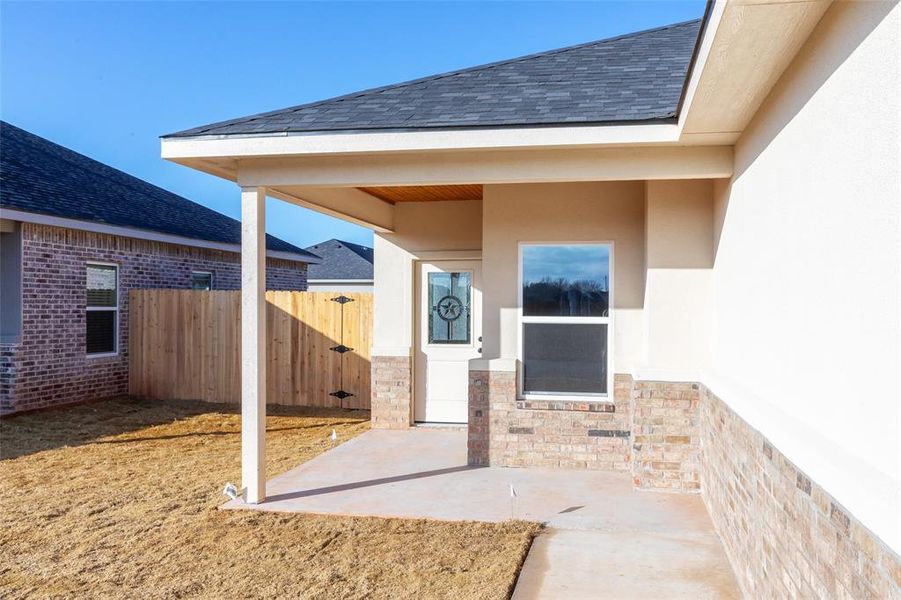 Exterior details and patio area of a home in , Abilene (Image 4).