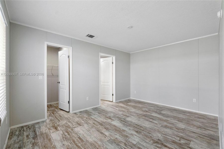 Spacious, unfurnished interior of a new home in , Dania Beach (Image 26).