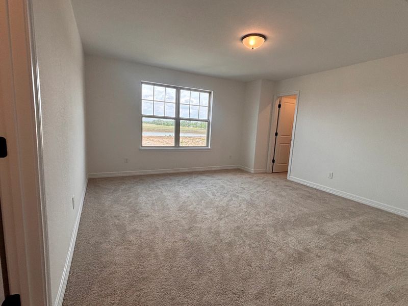 Spacious, unfurnished interior of a new home in Ashland, Angleton (Image 11).