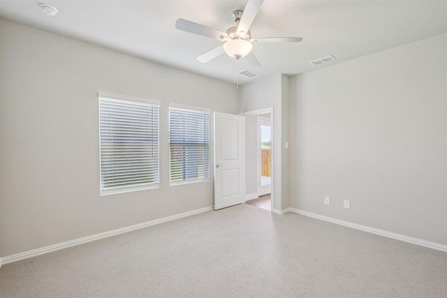 Photo is not of the actual home, but is an inspirational photo of builder’s model home and may depict options, furnishings, and/or decorator features that are not included. Photo is not of the actual home, but is an inspirational photo of builder’s model home and may depict options, furnishings, and/or decorator features that are not included.