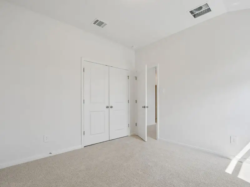 Spacious, unfurnished interior of a new home in Waterstone Crossing, Kyle (Image 12).