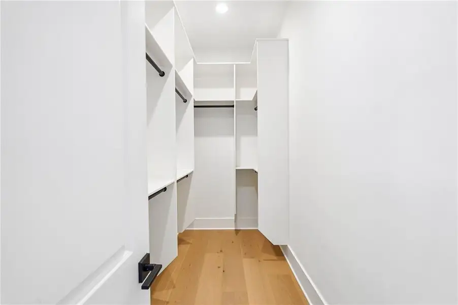 Spacious, unfurnished interior of a new home in , Buford (Image 24).