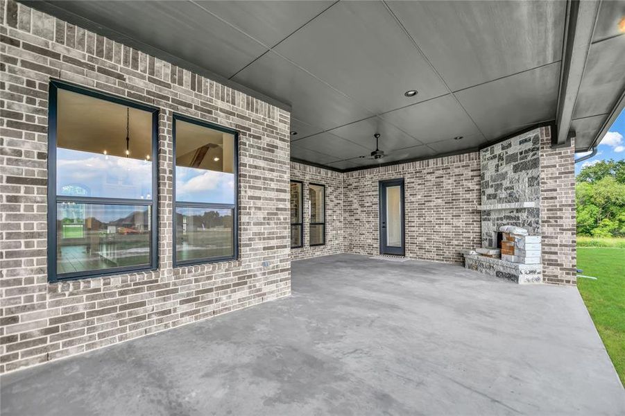 Exterior details and patio area of a home in , Decatur (Image 27).
