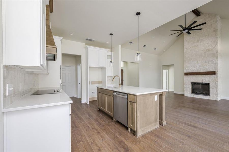 Furnished interior view inside a new home in , Terrell (Image 10).