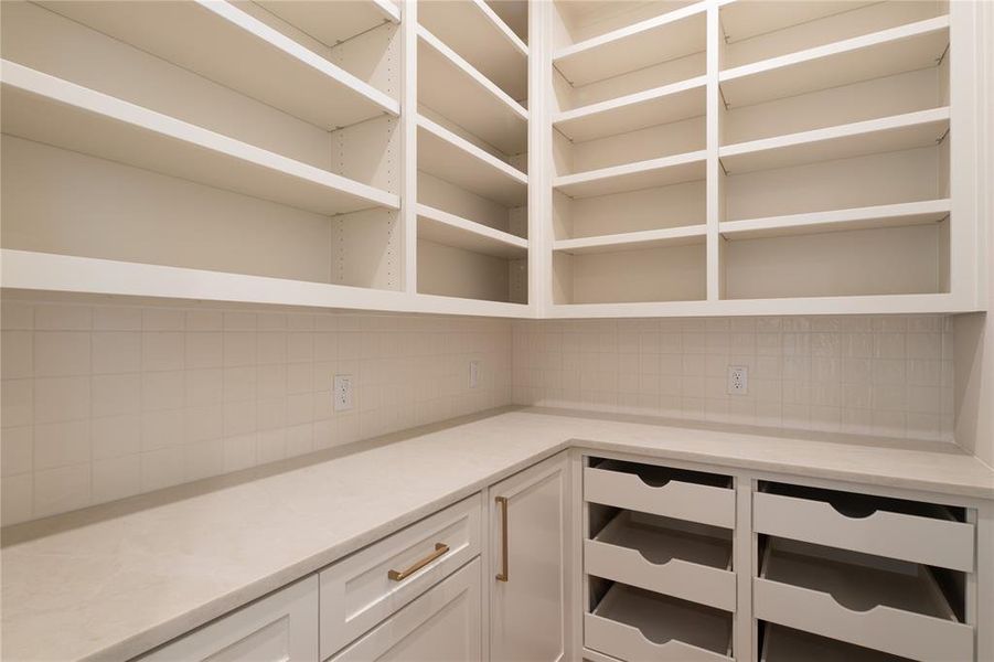 1809 Turtle Creek - Pantry 1809 Turtle Creek - Pantry
