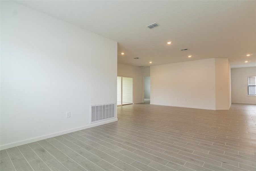 Spacious, unfurnished interior of a new home in Pioneer Ranch, Ocala (Image 27). Spacious, unfurnished interior of a new home in Pioneer Ranch, Ocala (Image 27).