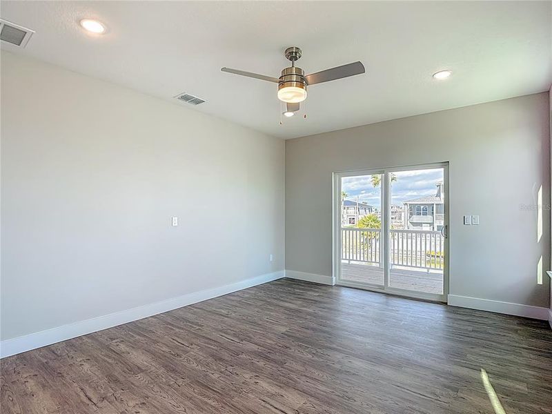 Spacious, unfurnished interior of a new home in , Hernando Beach (Image 47).