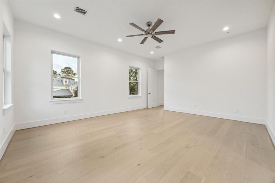 Second Primary Bedroom (upstairs - 2nd floor) Second Primary Bedroom (upstairs - 2nd floor)