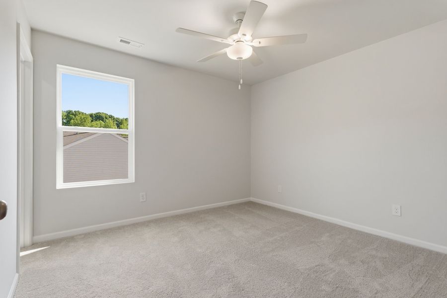 Spacious, unfurnished interior of a new home in Piper Creek, Newton (Image 30).