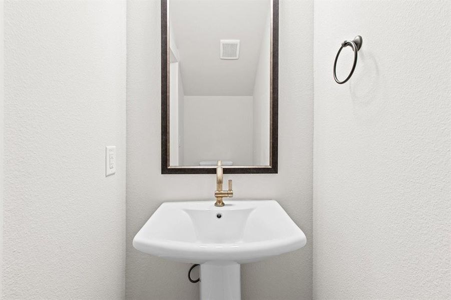 017-2884Enfield-TheColony-TX-75056-Bathroom2.jpg-SMALL 017-2884Enfield-TheColony-TX-75056-Bathroom2.jpg-SMALL
