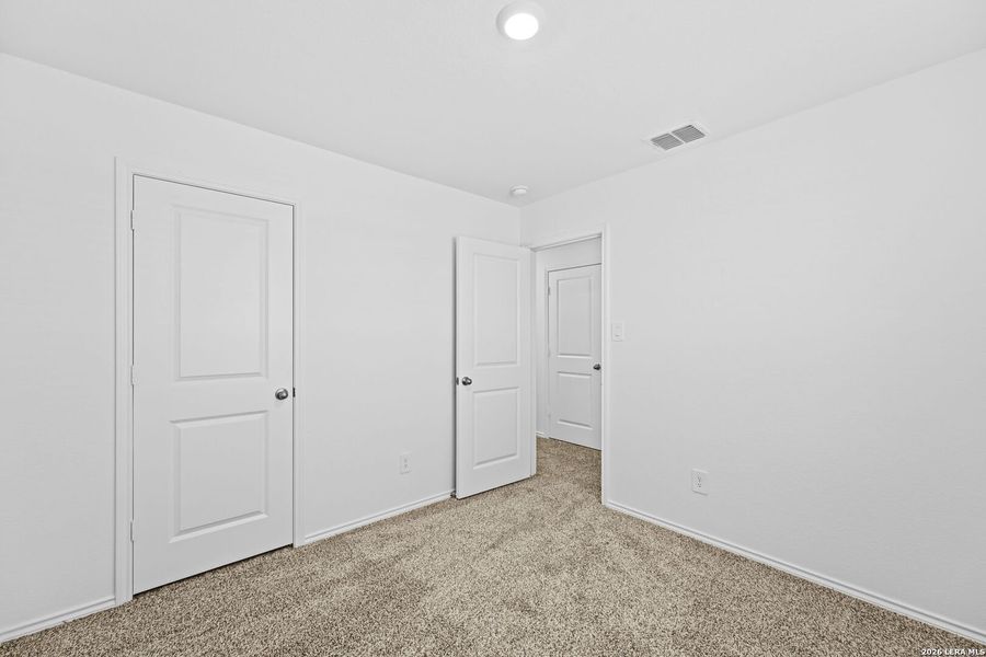 Spacious, unfurnished interior of a new home in Preserve at Medina, Von Ormy (Image 26).