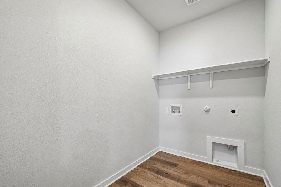 Spacious, unfurnished interior of a new home in Eastwood at Sonterra, Jarrell (Image 17). Spacious, unfurnished interior of a new home in Eastwood at Sonterra, Jarrell (Image 17).