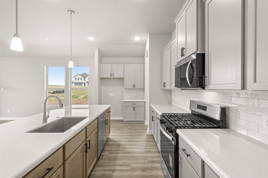 409 Rivers Edge- Kitchen-3